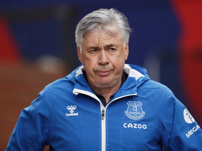 Futbollisti i Evertonit: Ancelotti na kërkonte të vinte në “party” me ne