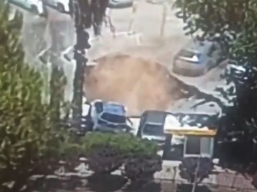 Kështu hapet gropa e madhe në parkingun e spitalit në Jerusalem 