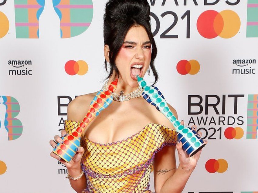 Dua Lipa, artistja më e transmetuar në Britani më 2020