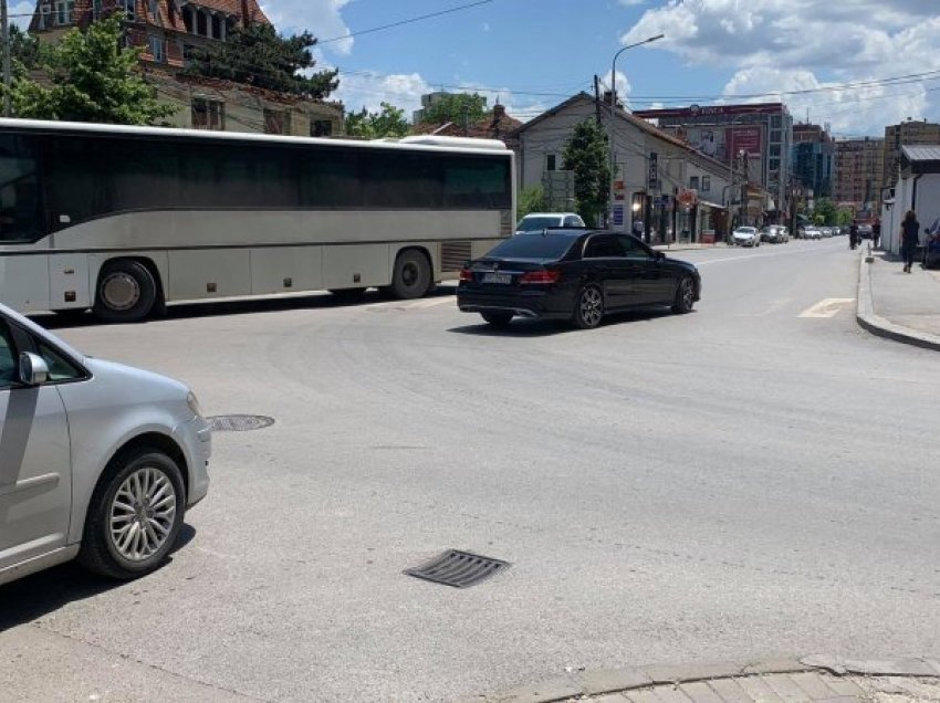 Ankesa nga banorët e Pejtonit, udhëkryqi po u shkakton telashe