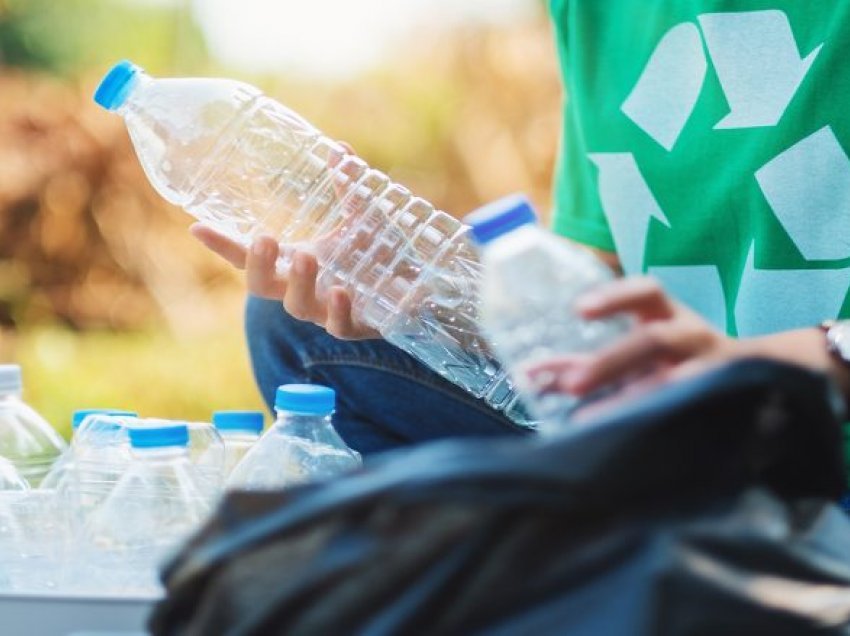 Përdorni praktikisht shishet e vjetra plastike në këtë mënyrë, shihni 38 sugjerime në video