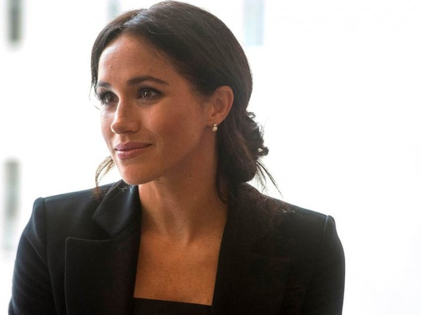 Meghan ka vendosur t’i rrisë fëmijët pa dado, por me të ëmën