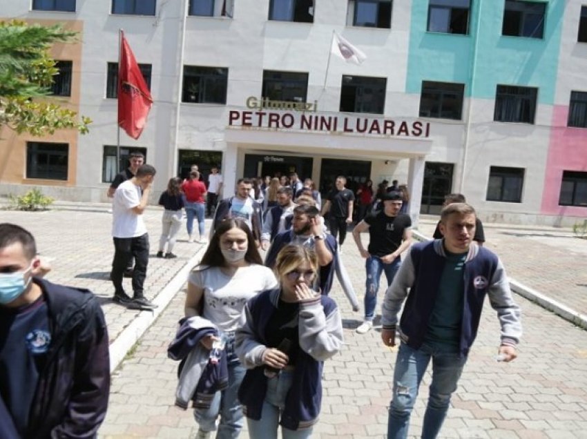 QSHA: Nuk mund të marrin të gjithë 10 në Matematikë