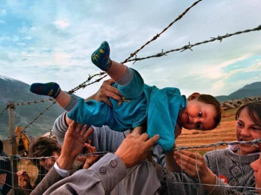 Zafir Berisha takohet me djaloshin që u bë protagonist i luftës nëpërmjet një fotografie