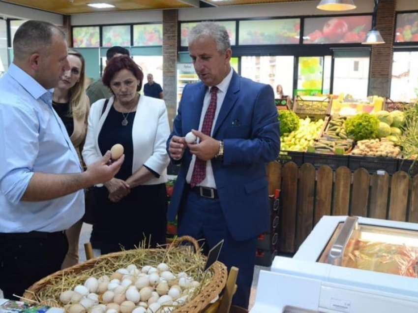 Suhareka me treg ditor, kryetari Muharremaj iu uron suksese në punë