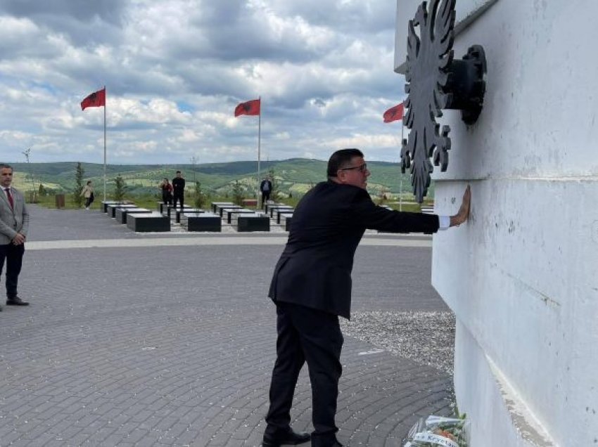 Haziri në Ditën e Çlirimit: Gjilani nderon deri në gjunjëzim veprën heroike të dëshmorëve, heronjve e martirëve të kombit