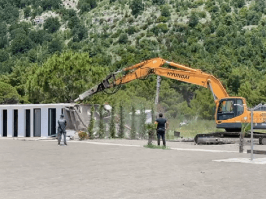 Shemben ndërtimet pa leje në Shëngjin/ Aksioni nisi sot në ‘Ranën e Hedhun’