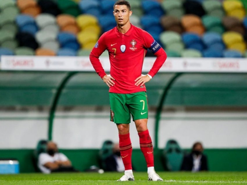 Ronaldo para 60 mijë tifozëve