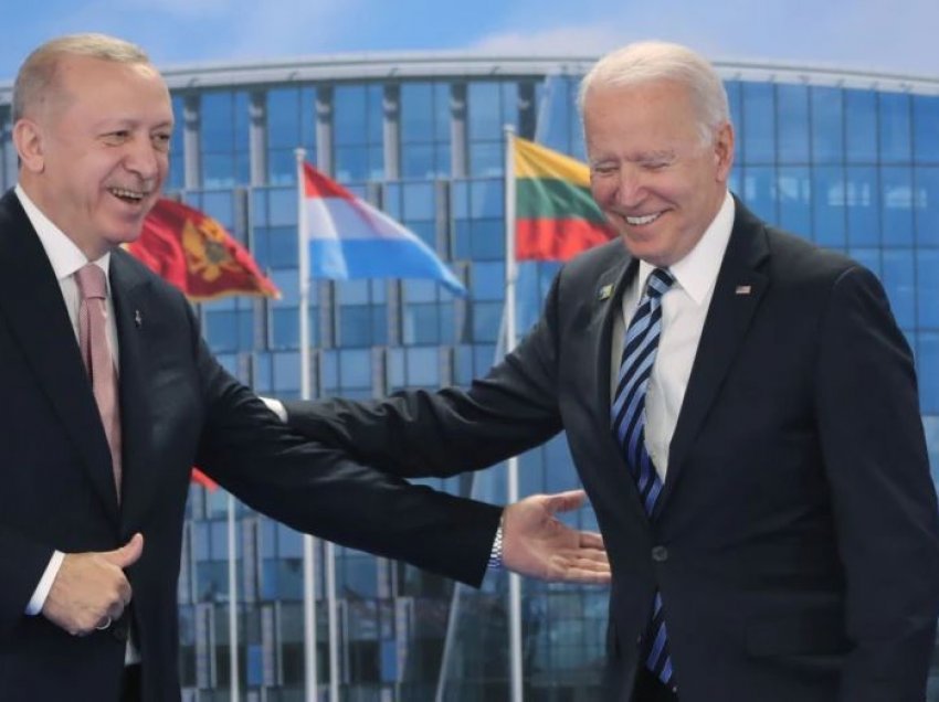 Presidentët Biden dhe Erdogan optimistë pas takimit, por nuk njoftojnë arritje