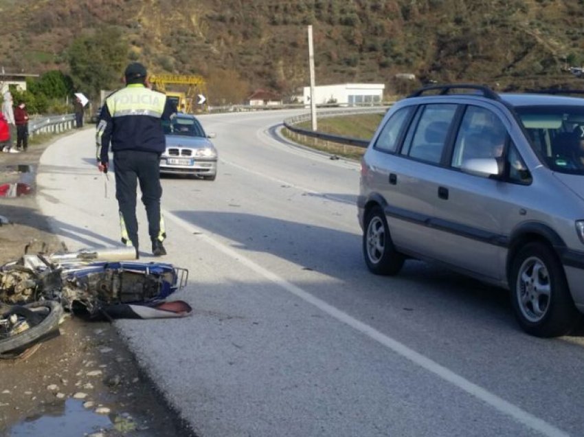 Aksident i rëndë/ Motori del nga rruga, humb jetën 56-vjeçari në Memaliaj