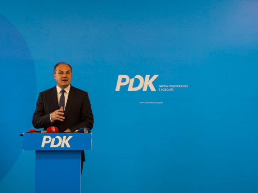 ​Hoxhaj: PDK e çon në Kushtetuese vendimin e presidentes për shkarkimin e kryetares së KQZ-së