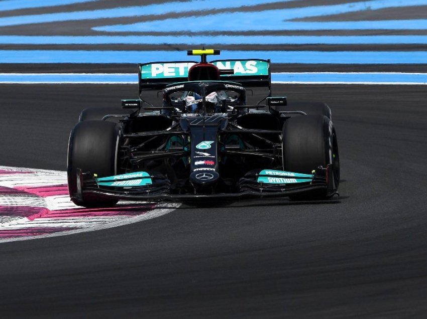 Bottas e Hamilton dominojnë në Francë