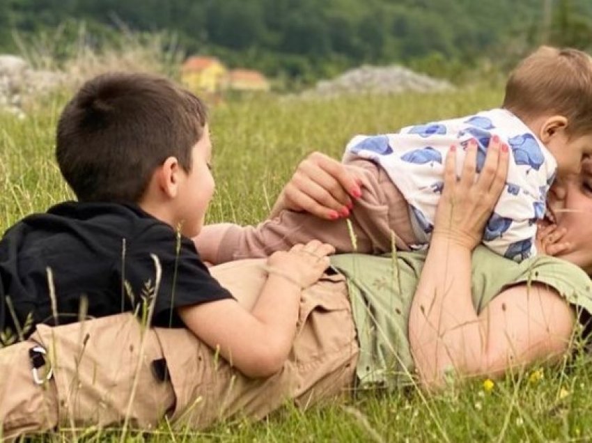 Arbana e nisi fundjavën bashkë me më të dashurit e saj