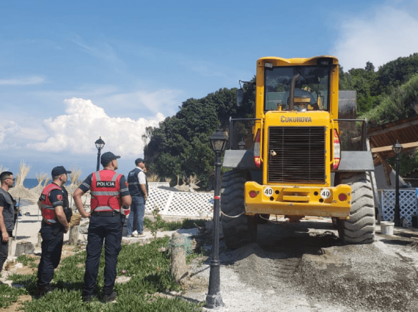 Policia e Durrësit në aksion, gjobit ndërtuesit pa leje