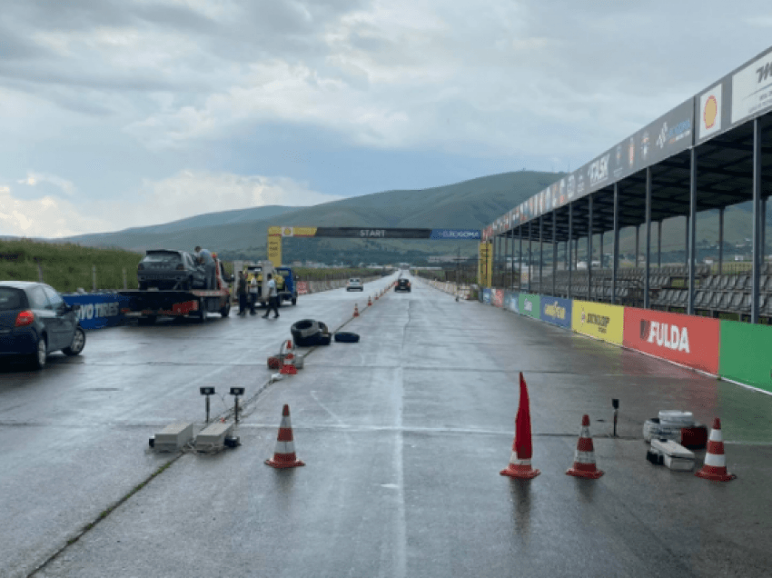 Ndërpritet gara në Drag Race