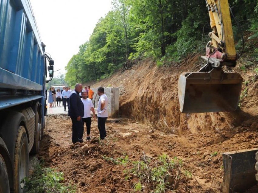 Nisin punimet në fazën e dytë të shëtitores së qytetit të Deçanit