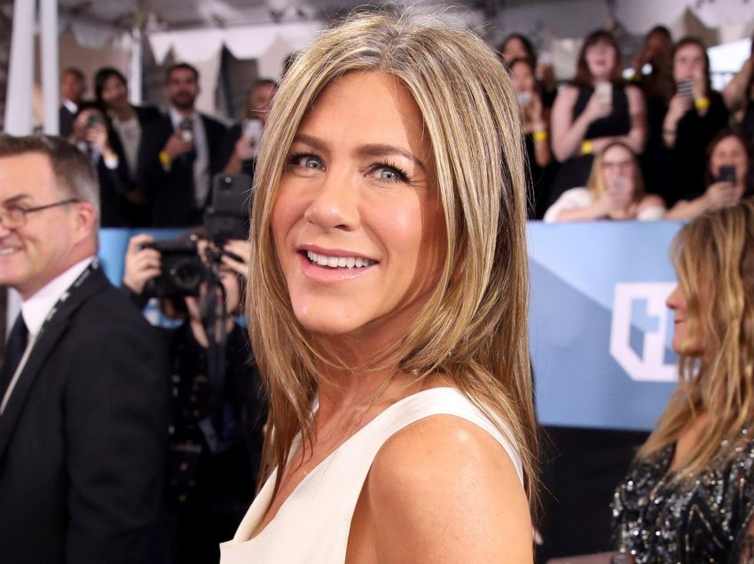 Shtatzënia, Jennifer Aniston i përgjigjet familjes së saj dhe mediave