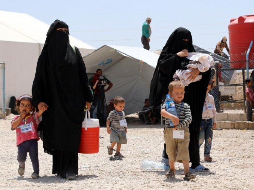 Nis vaksinimi kundër Covid-19 në kampin në verilindje të Sirisë