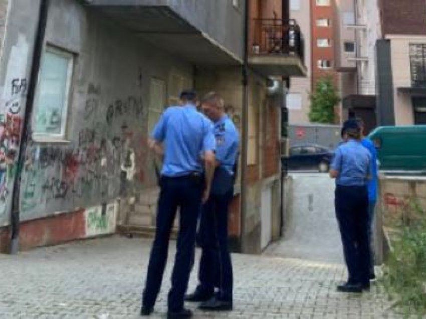 Tenton të vetëvritet në Prishtinë, parandalohet nga Policia 