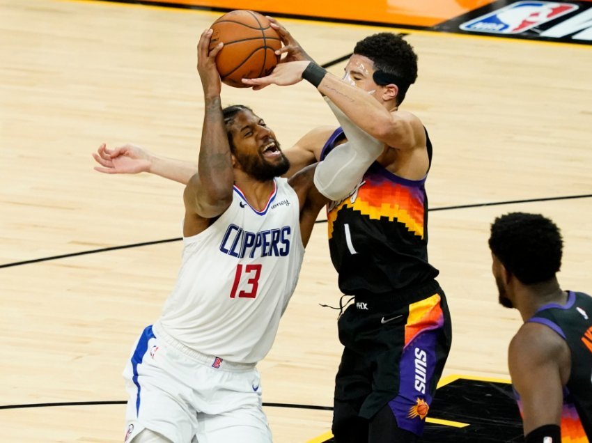 Los Angeles Clippers triumfuan në përballjen e pestë