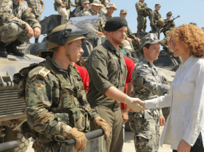 Sheqerinska thotë se pjesëtarët e ARM-së në misionet paqeruajtëse ishin bileta për anëtarësimin e RMV-së në NATO