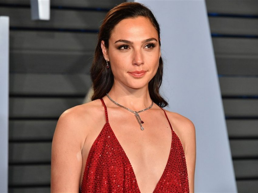 Gal Gadot konfirmon se është shtatzënë pas spekulimeve në ‘Golden Globes’