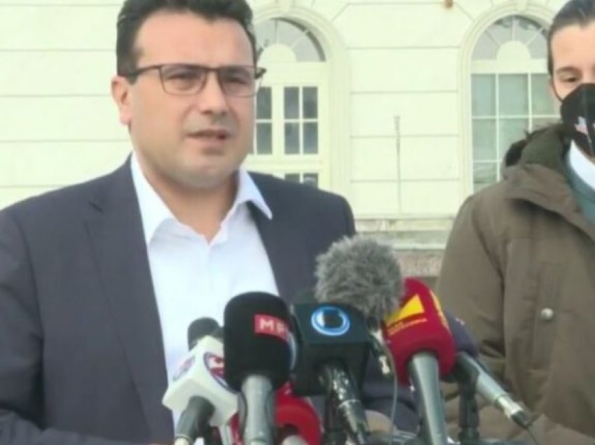 Zaev pa qëndrim të prerë për grafën etnike në letërnjoftim, është edhe “Për” edhe “Kundër”!