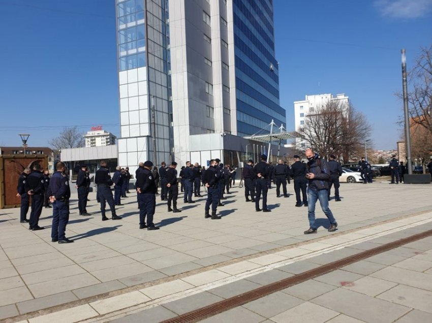 Protestojnë pjesëtarët e Shërbimit Korrektues të Kosovës