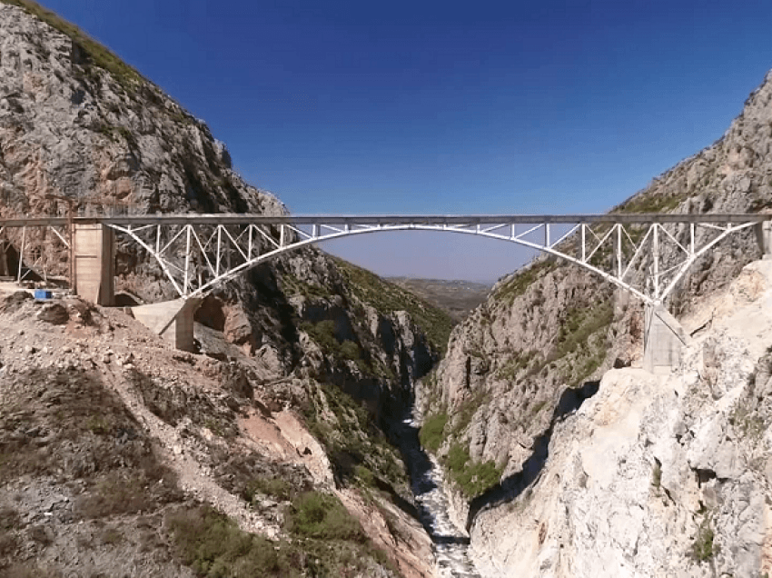 Hapen ofertat për tunelin e Llogorasë/ Kompania Gjoka jep çmimin më të ulët për ndërtimin