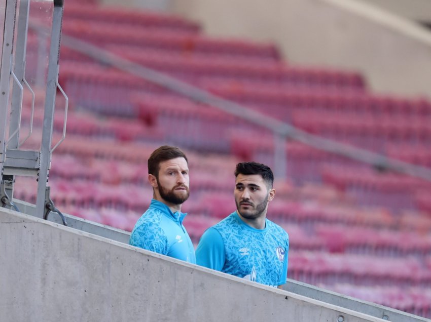 Kaos te Schalke, Mustafi dhe Kolasinac udhëhoqën revoltën e lojtarëve për shkarkimin e trajnerit