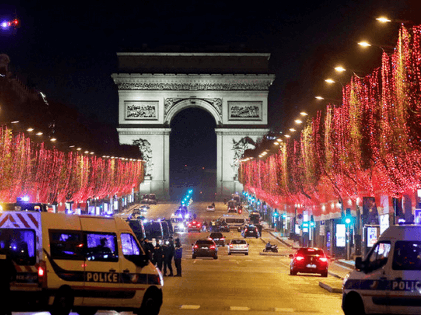 Franca thërret 4,400 oficerë policie për izolimin në Paris, mes refuzimit të rregullave e shtimit të infektimeve