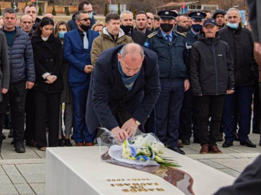 ​Lladrovci në Prekaz: Përkulemi me nderim të thellë për sakrificën e pakrahasueshme të familjes Jashari