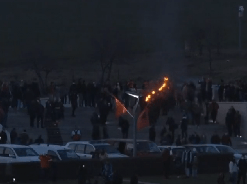 Prekaz, ndizet flakadani për Natën e Zjarreve