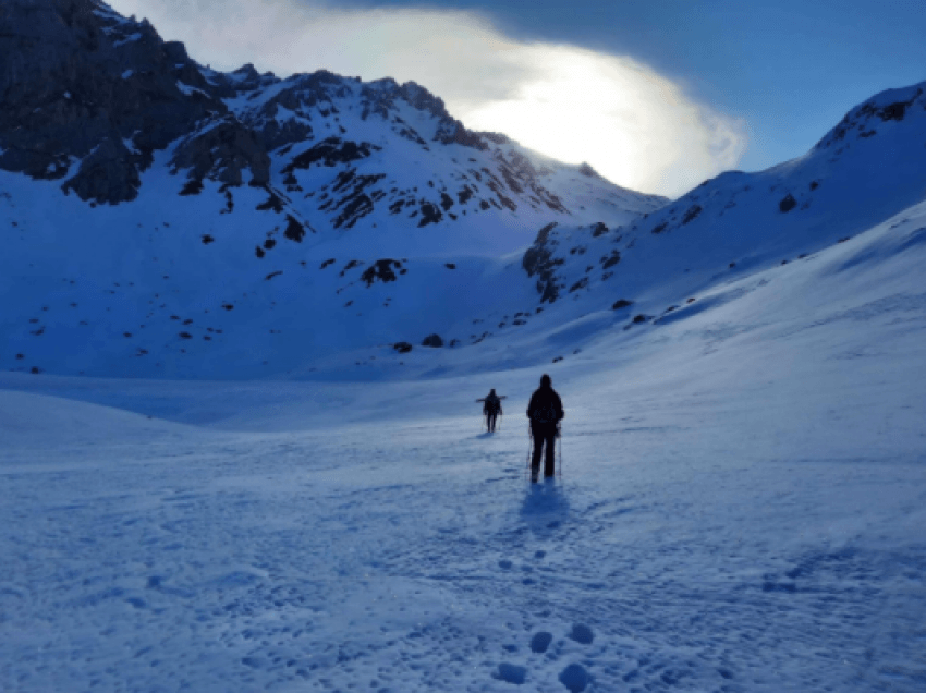 Për nder të Epopesë së UÇK-së, “Shkëmbi” ngjitet në kulmin e Ballkanit 