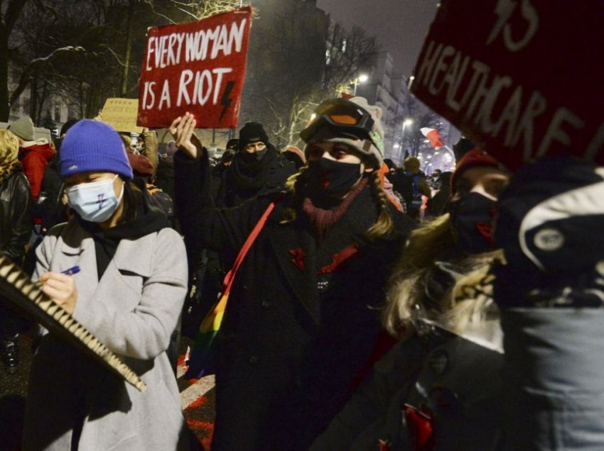 Aktivistet polake protestojnë kundër ndalimit të abortit