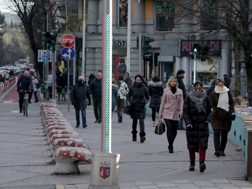 Burrat përballë grave në Shqipëri: Raporti në drejtim, pagë, politikë, kredi, jetëgjatësi, krim