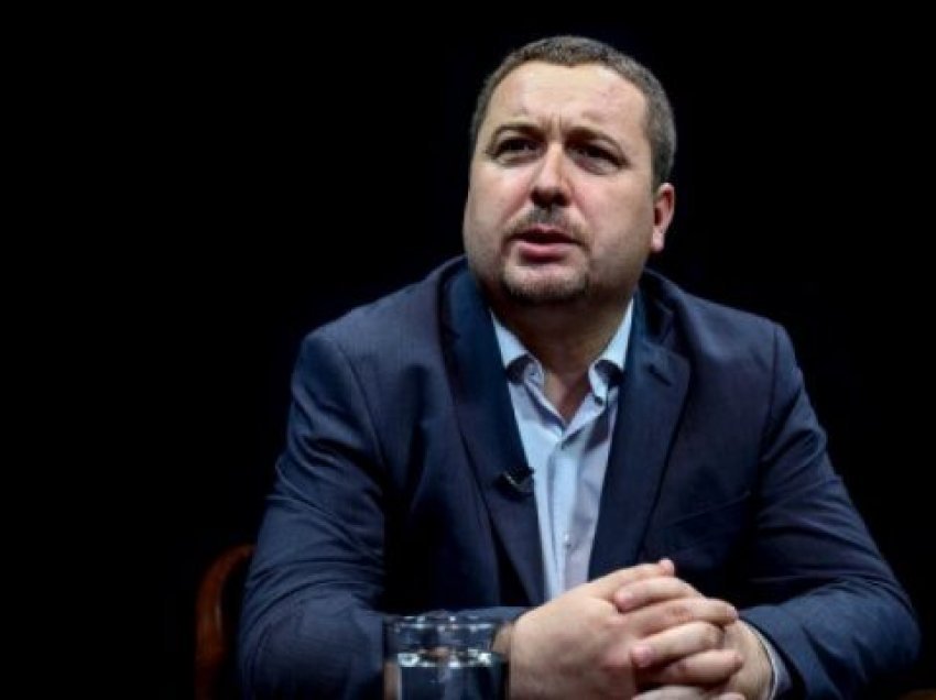 Latifi: Votat po numërohen nën vëzhgimin e policisë, ne e rrejmë veten e botën se jemi demokraci funksionale