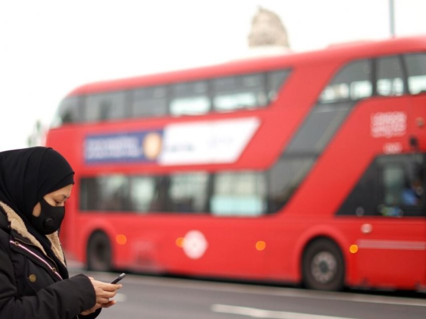 Rastet me COVID në botë, 117 milion. Britania hap shkollat