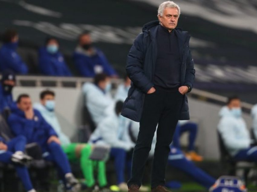 Mourinho injoron rivalët