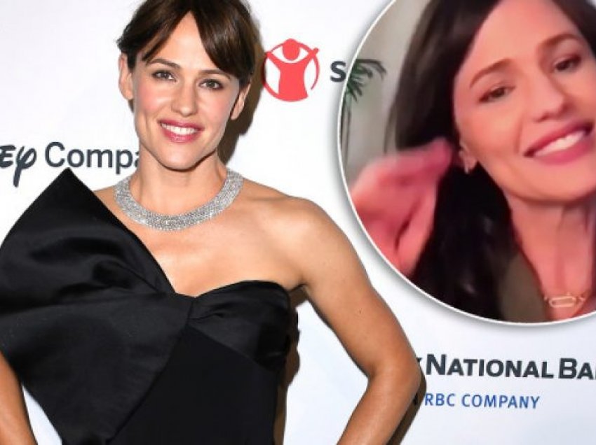 Jennifer Garner shpon veshët për herë të parë në moshën 48 vjeçare