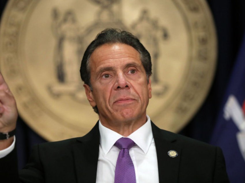 Andrew Cuomo dorëzon detyrën si guvernator i Nju Jorkut