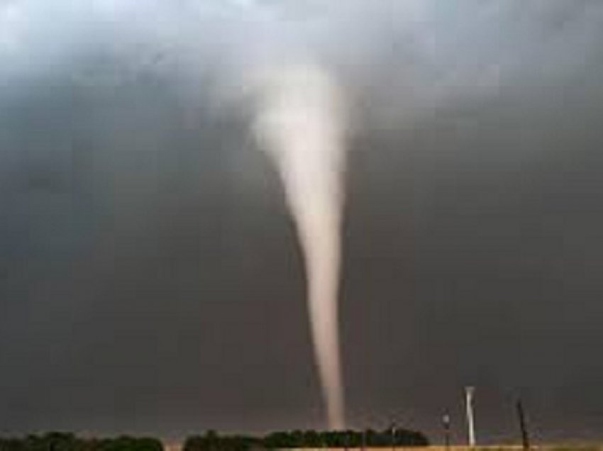 Tornado vdekjeprurës në Amerikë, një person humb jetën