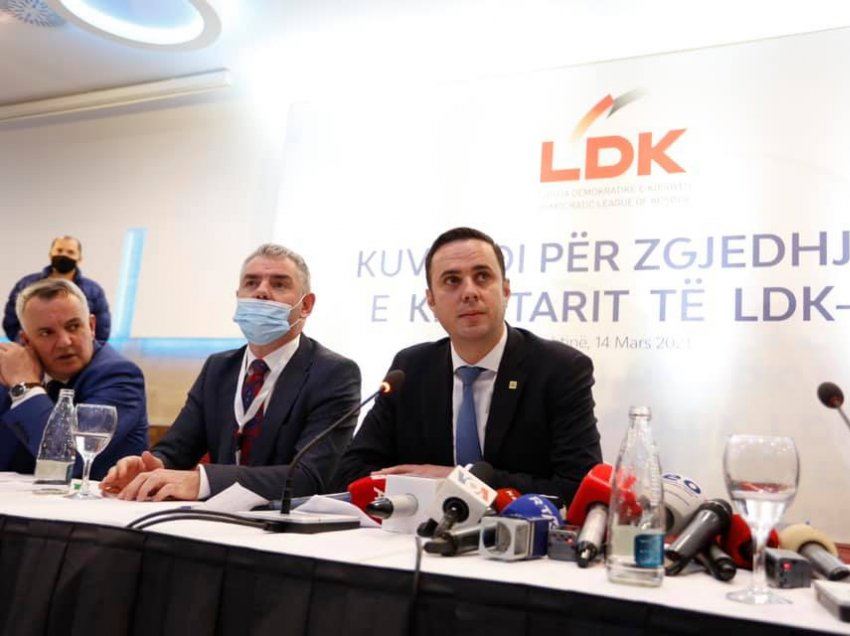 Flasin nga LDK: A ka vend për rikthimin e Vjosa Osmanit?