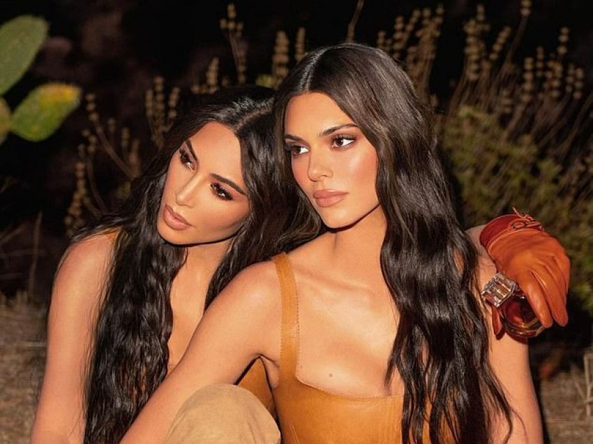 Kim dhe Kendall duken si mbretëresha