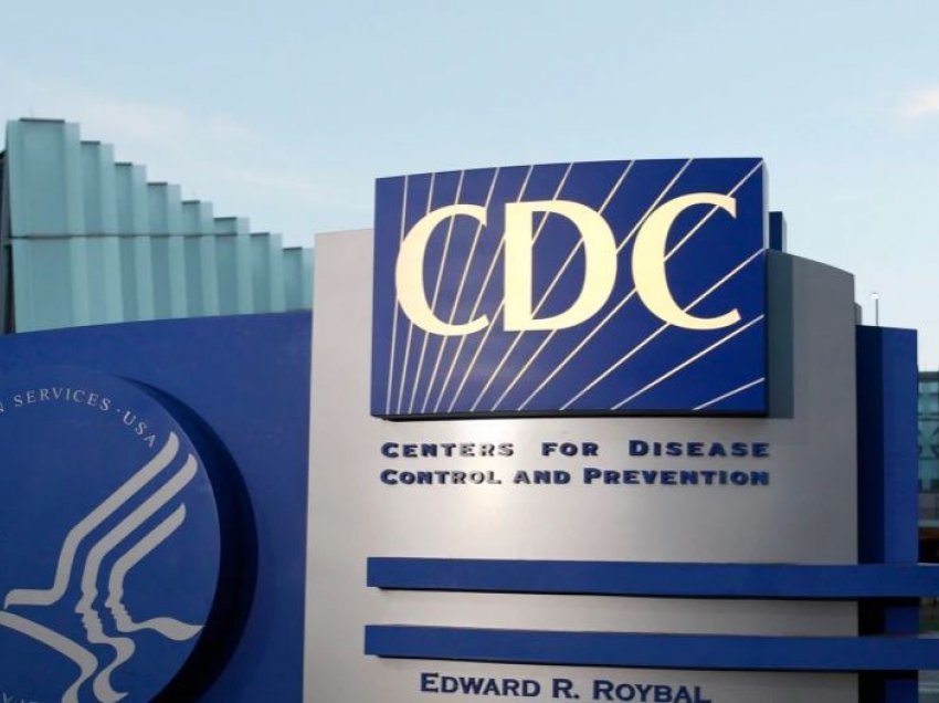 CDC: Nxënësit në SHBA mund të ulen një metër larg njëri-tjetrit 