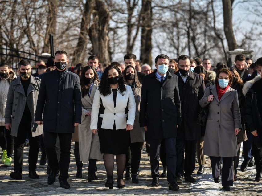 U shfaqën për ta luftuar SHIK-un, roli i Vjosa Osmanit dhe Donika Gërvallës në institucionet e shtetit