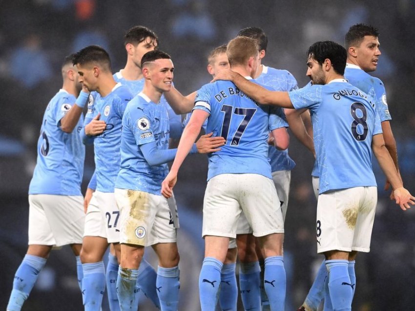 Manchester City drejt titullit kampion