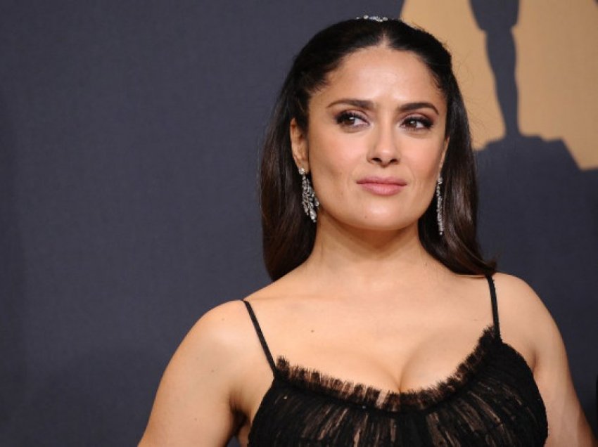 Salma Hayek është e lidhur emocionalisht me ushqimin