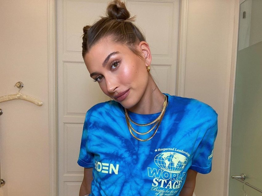 Hailey Bieber është penduar për tatuazhin e saj me armë