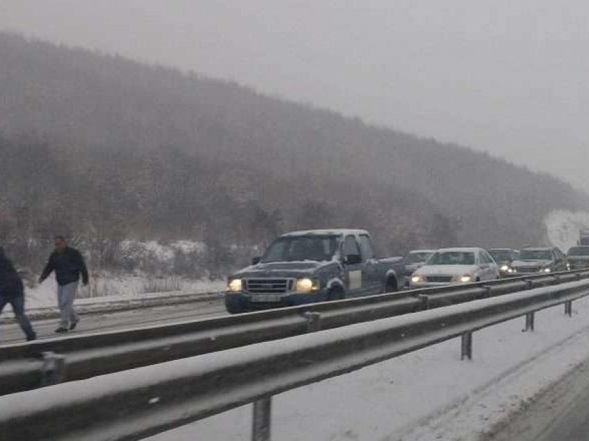 Magjistralja Pejë-Prishtinë e kalueshme, kërkohet kujdes i shtuar në komunikacion